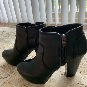 Gianni Bini faux leather zip booties